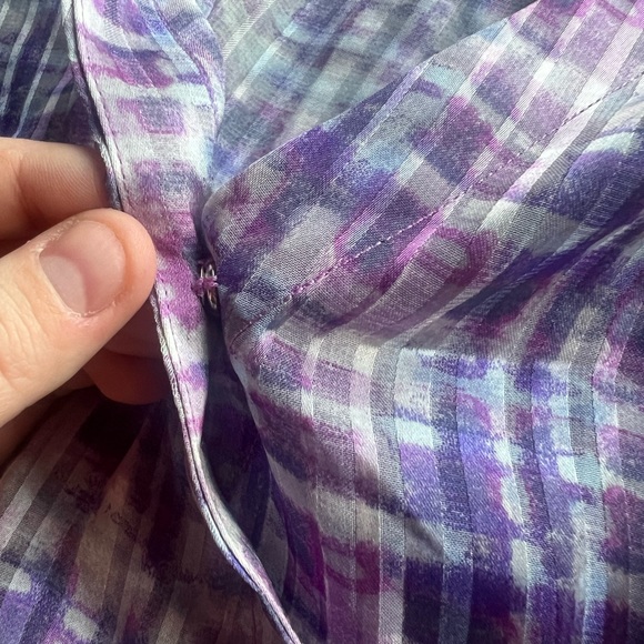 Cabi sleeveless blouse, size large, beautiful purple print. Snap at bust - Picture 3 of 4